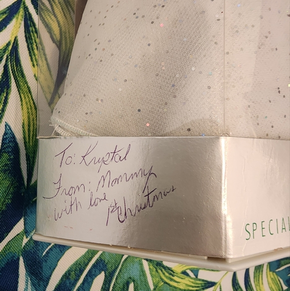 1992 Holiday Barbie - Picture 4 of 7